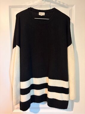52seven Black & Cream Colorblock Crewneck Sweater